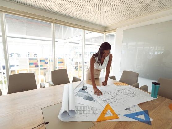 Projektowanie przestrzeni biurowej z estetyką morską – praktyczny poradnik